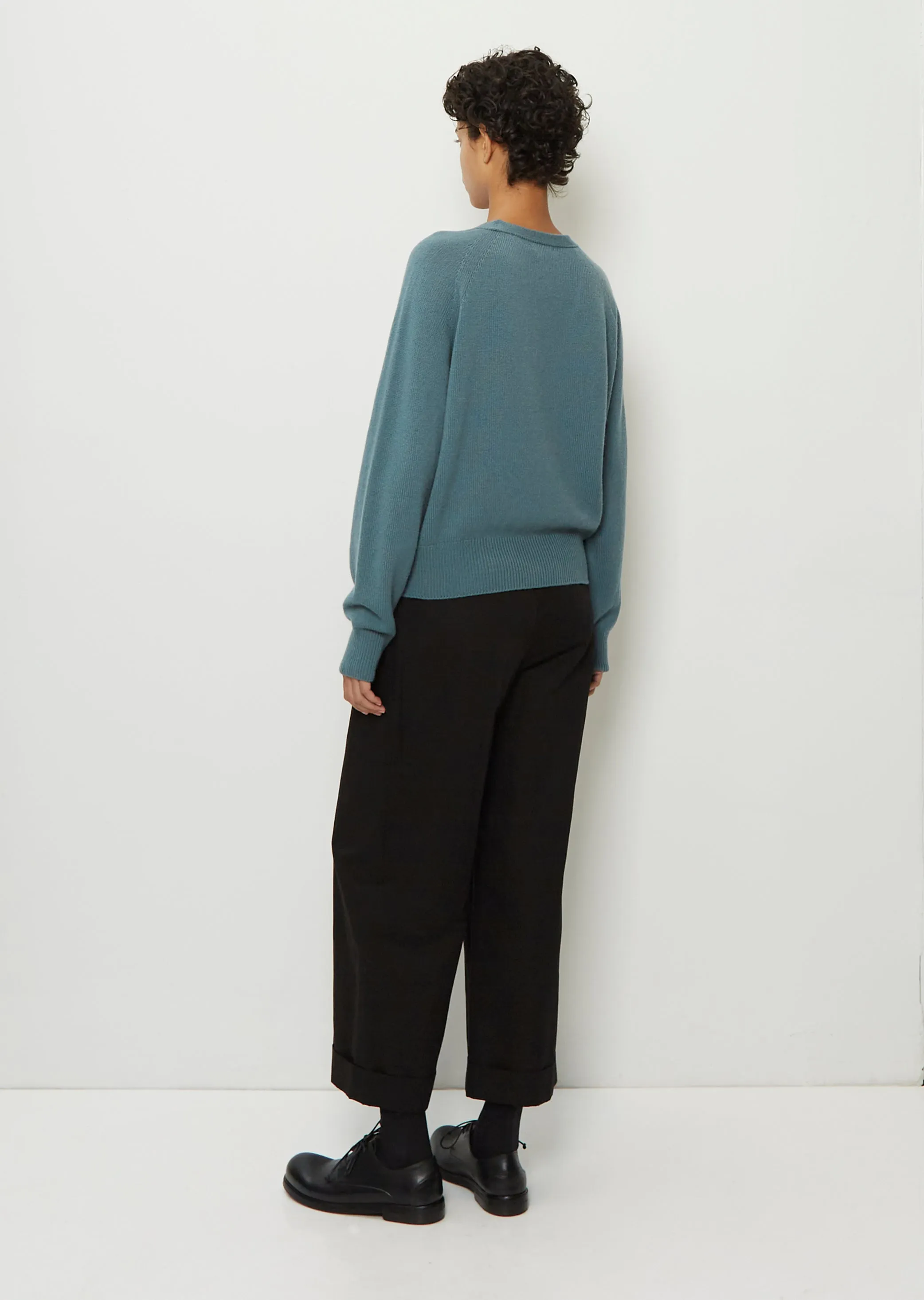 Cashmere Cropped V Neck — Marine