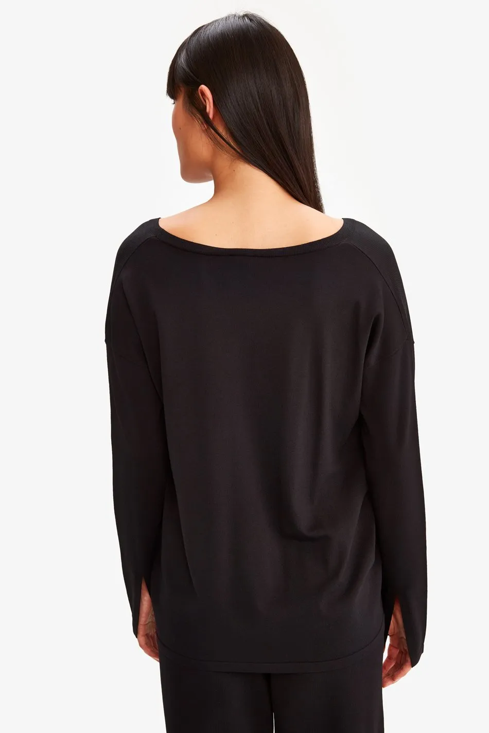 MERCER V-NECK SWEATER