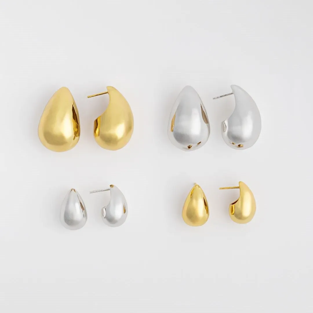 Teardrop Pearl Gold 20mm Stud Earrings